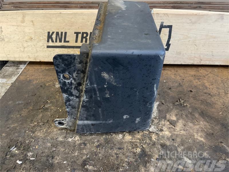 Scania SCANIA BATTERY COVER 1945947 Chassis and suspension
