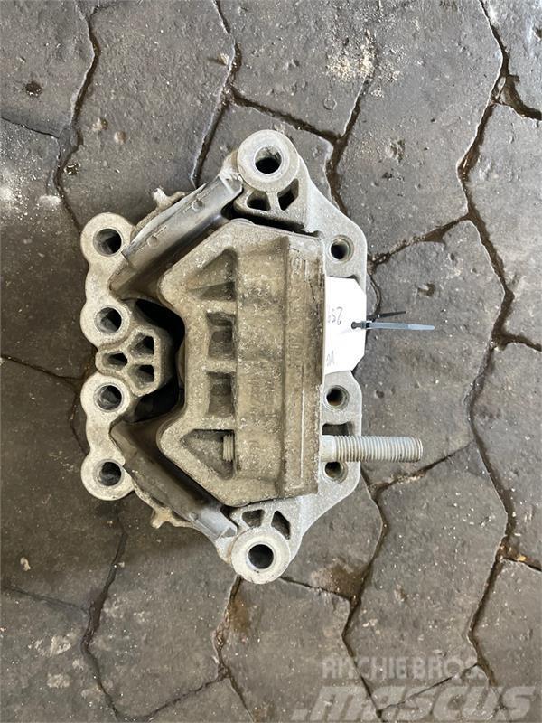 Scania SCANIA GEARBOX MOUNT 2592761 Gearboxes