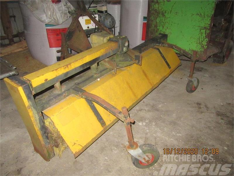GMR BF 2000 S mekanisk kost Other tractor accessories