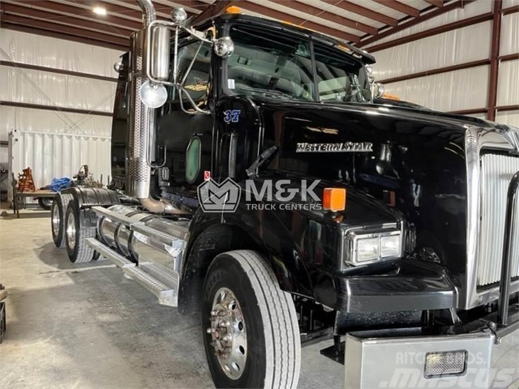 Western Star 4900 Prime Movers