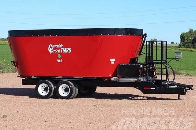 Cloverdale 1100T Feed mixer