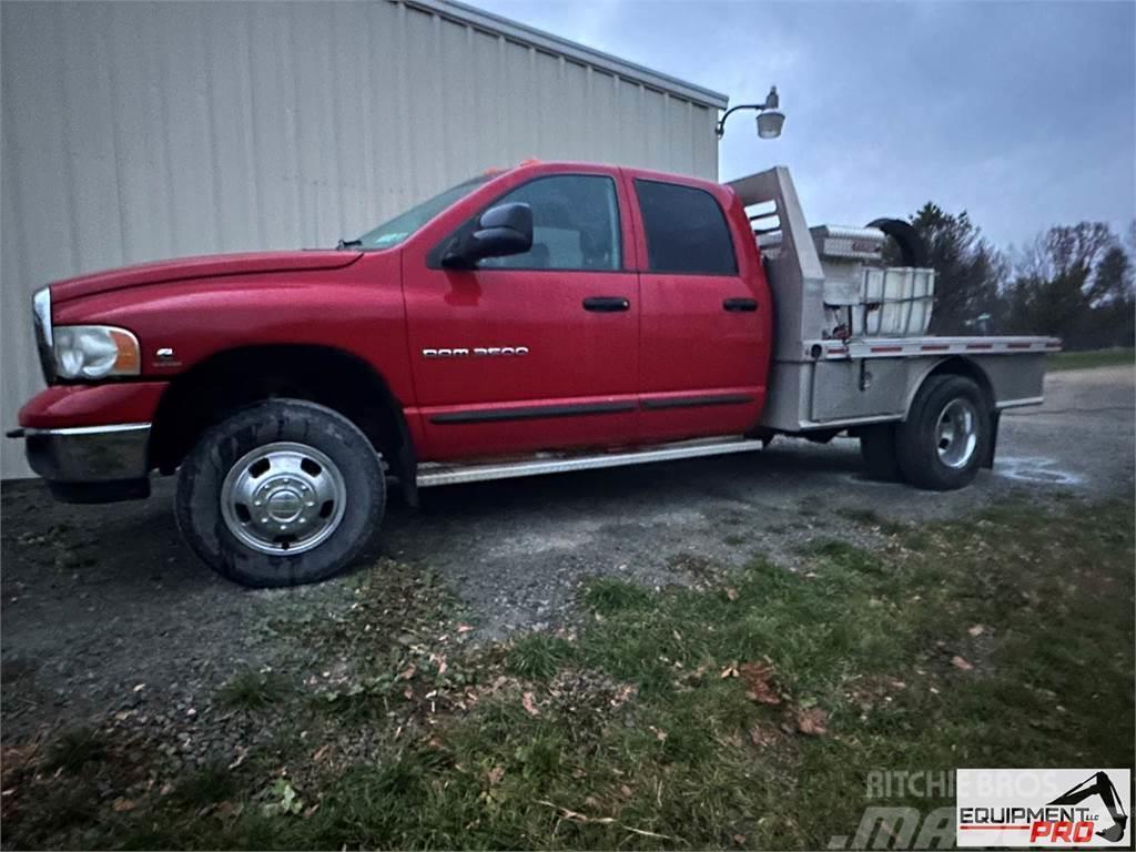 Dodge RAM 3500 HEAVY DUTY CHASSIS CAB Flatbed / Dropside trucks
