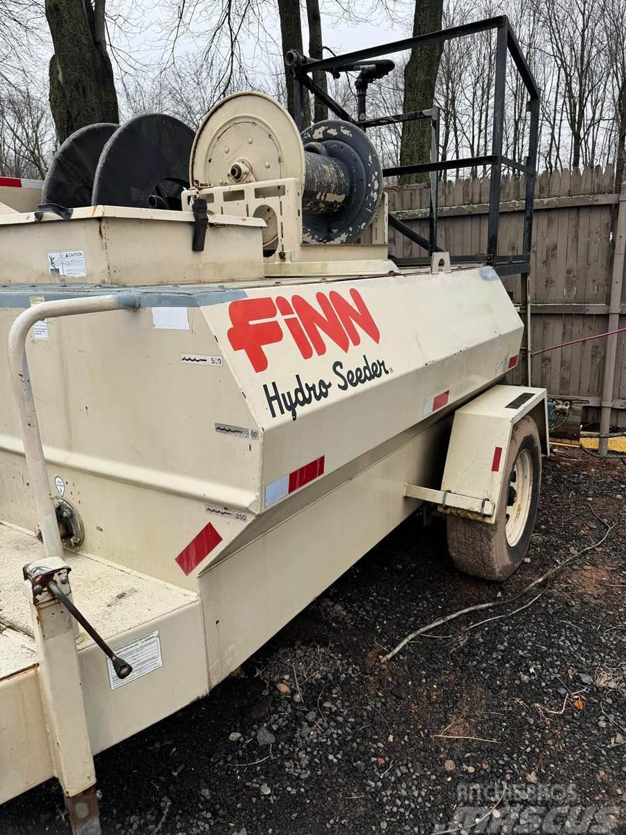 Finn T60T Hopper equipment, blowers and elevators