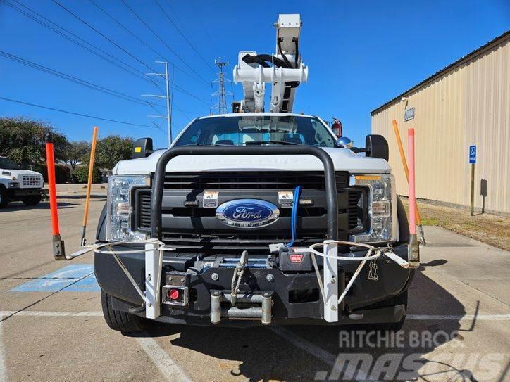 Ford F-550 Truck mounted platforms
