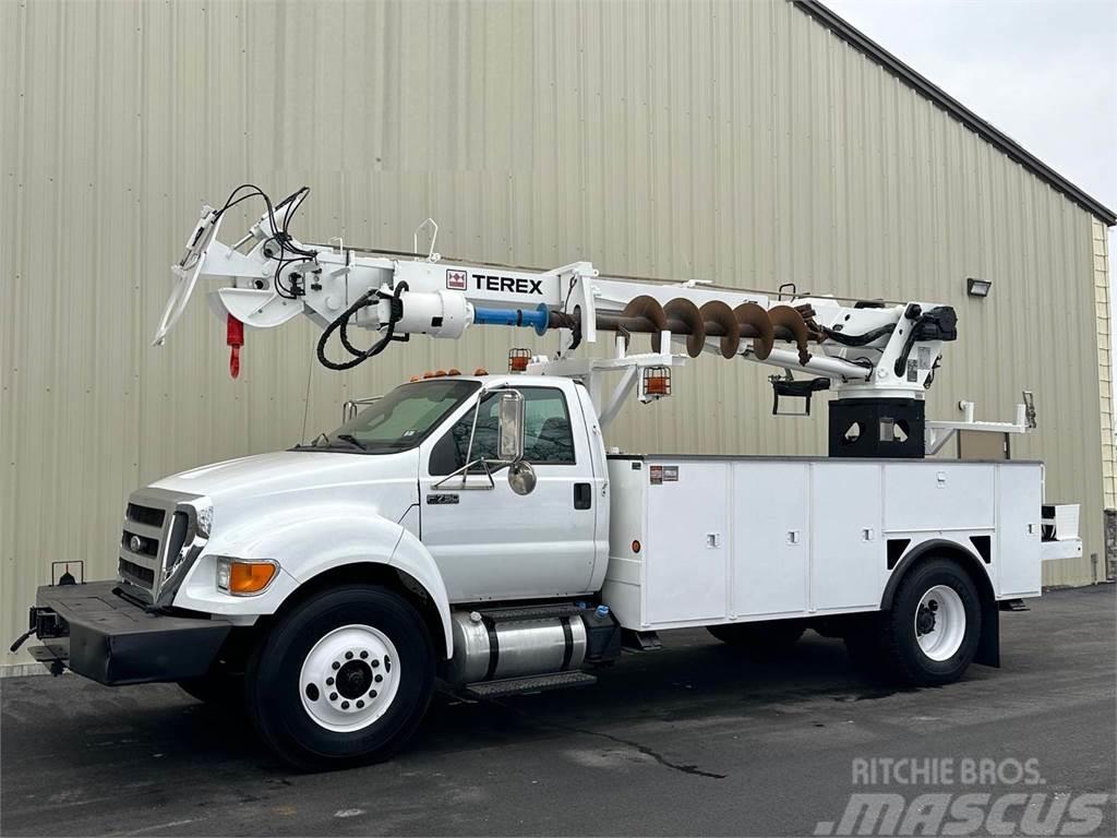 Ford F-750 Truck mounted drill rig