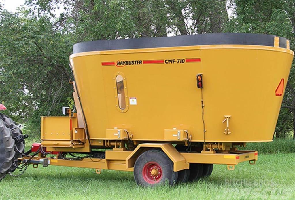 Haybuster CMF710 Feed mixer