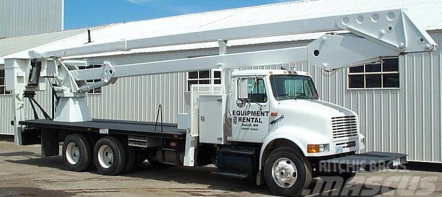 International 8100 Truck mounted platforms
