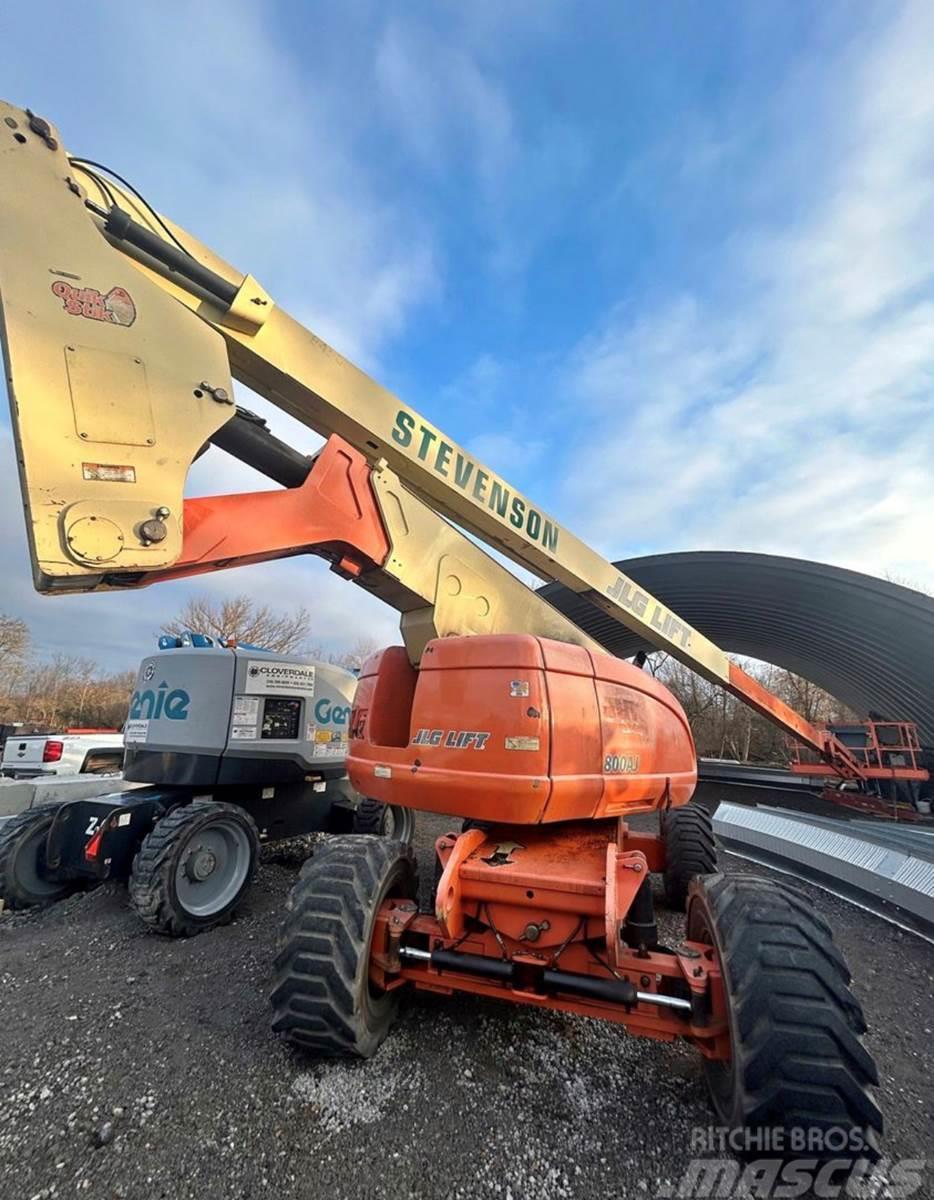 JLG 800 AJ Used Personnel lifts and access elevators
