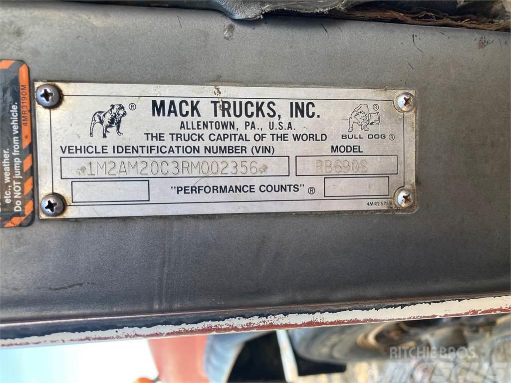 Mack RB690S Tanker trucks