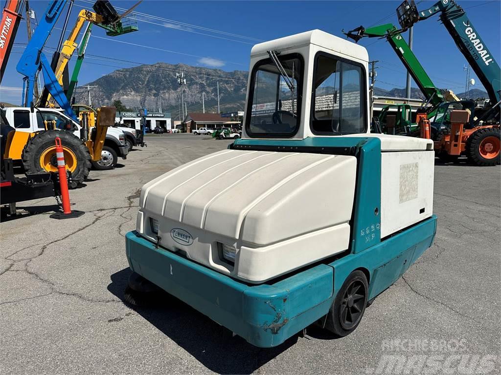 Tennant 6650XP Sweepers