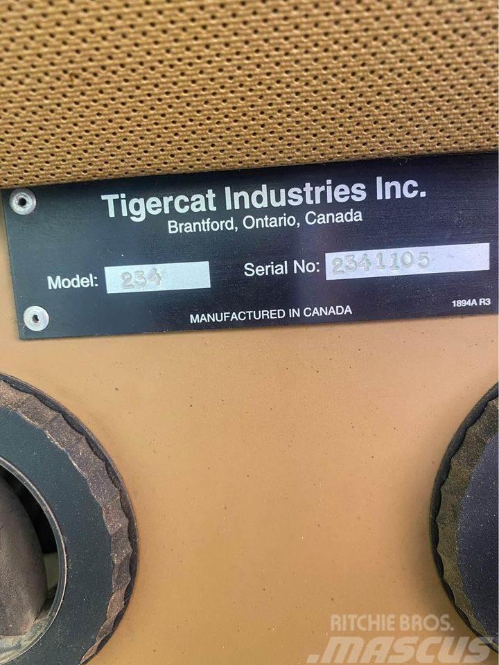 Tigercat 234 Knuckle boom loaders