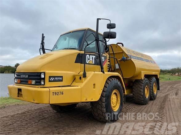 CAT 725 Water bowser