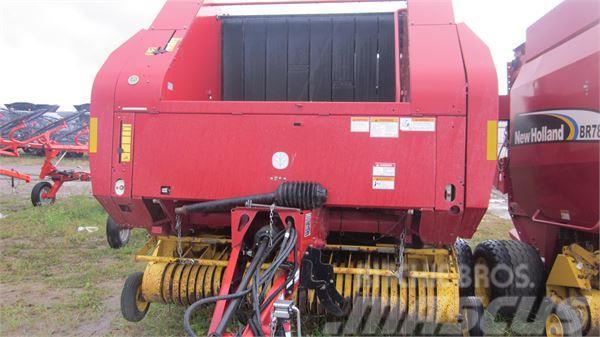 New Holland BR780A Round balers