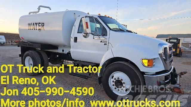 Ford F-650 Water bowser