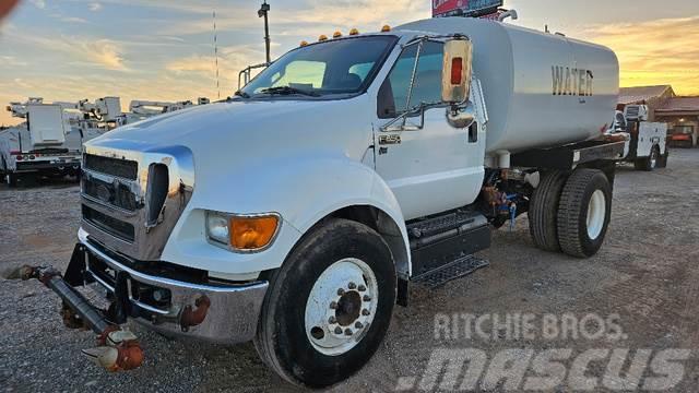 Ford F-650 Water bowser