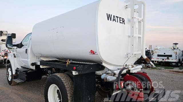 Ford F-750 Water bowser