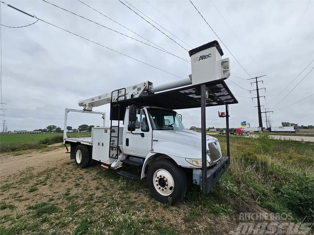 International / Altec 4300/LRV56 Truck mounted platforms