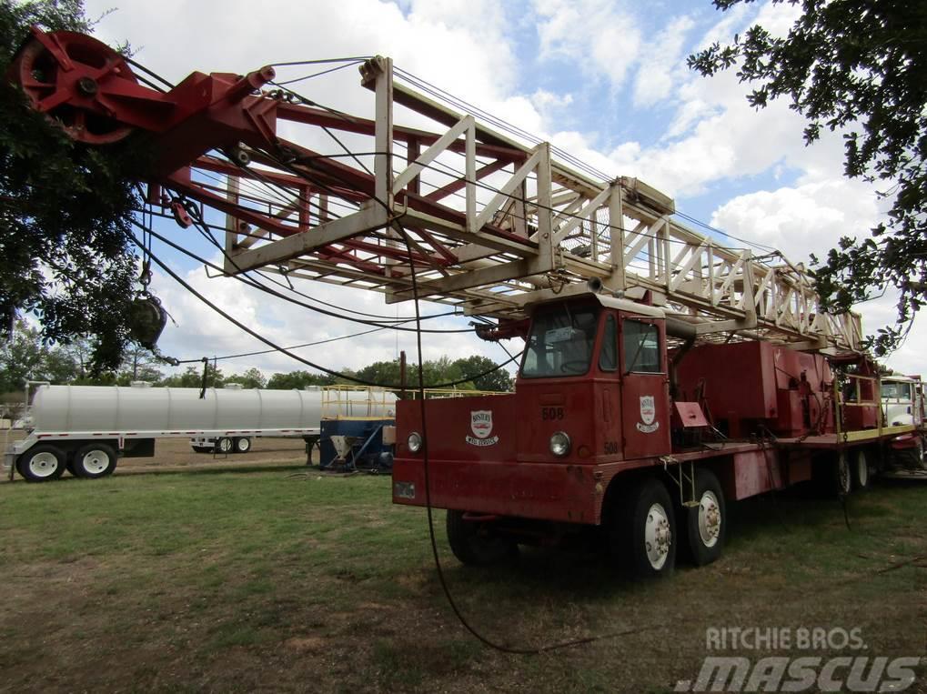  Franks Rocket 658 Workover Rig Truck mounted drill rig