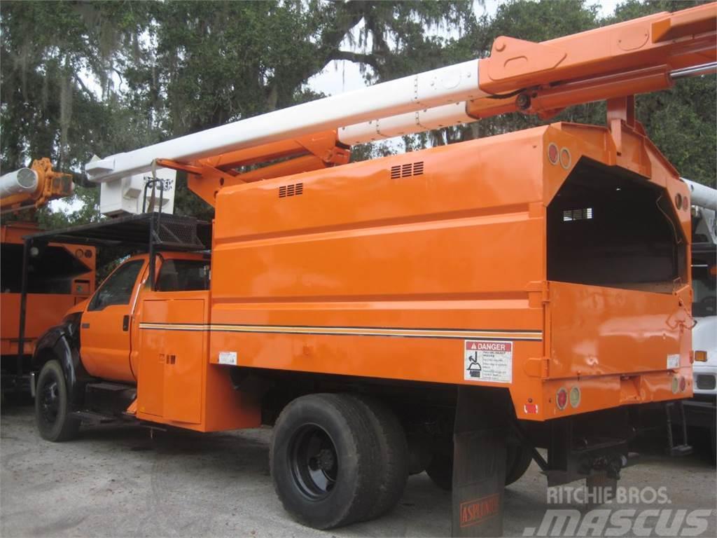 Ford F750 XL Super Duty Truck mounted cranes