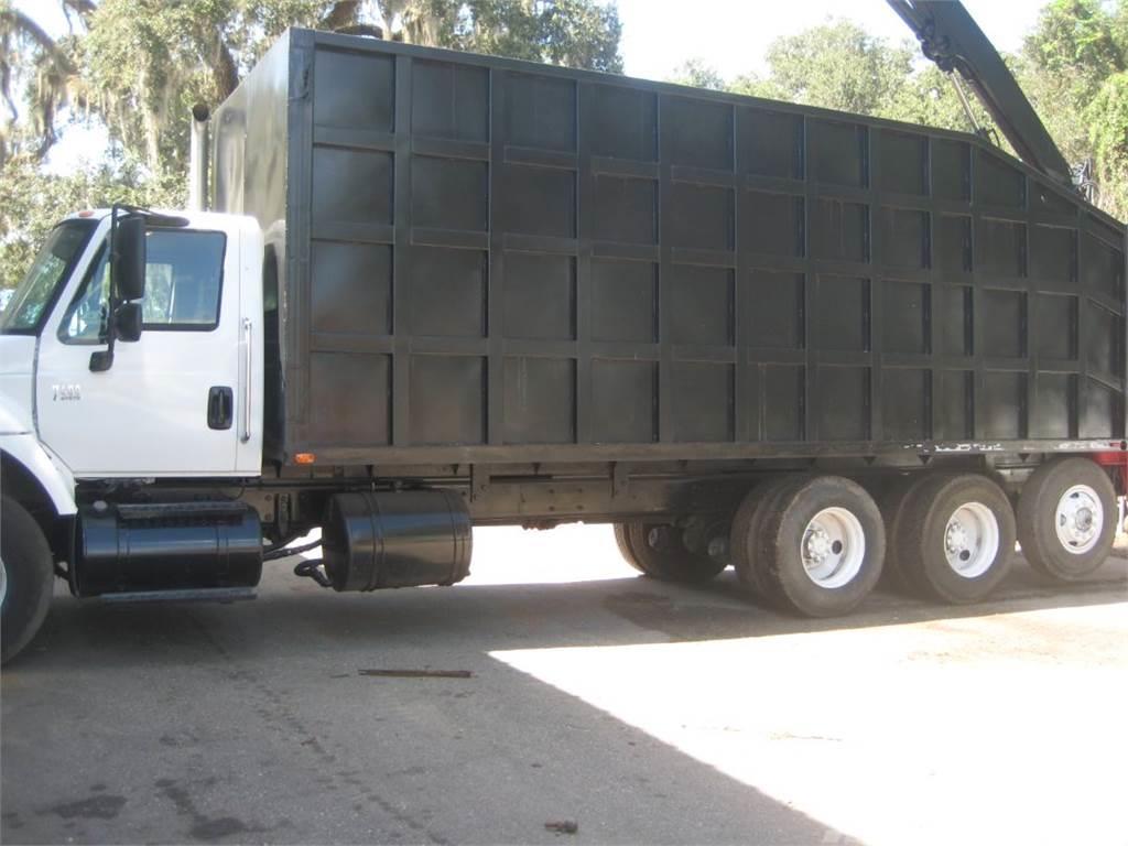 International 7400 SBA Truck mounted cranes