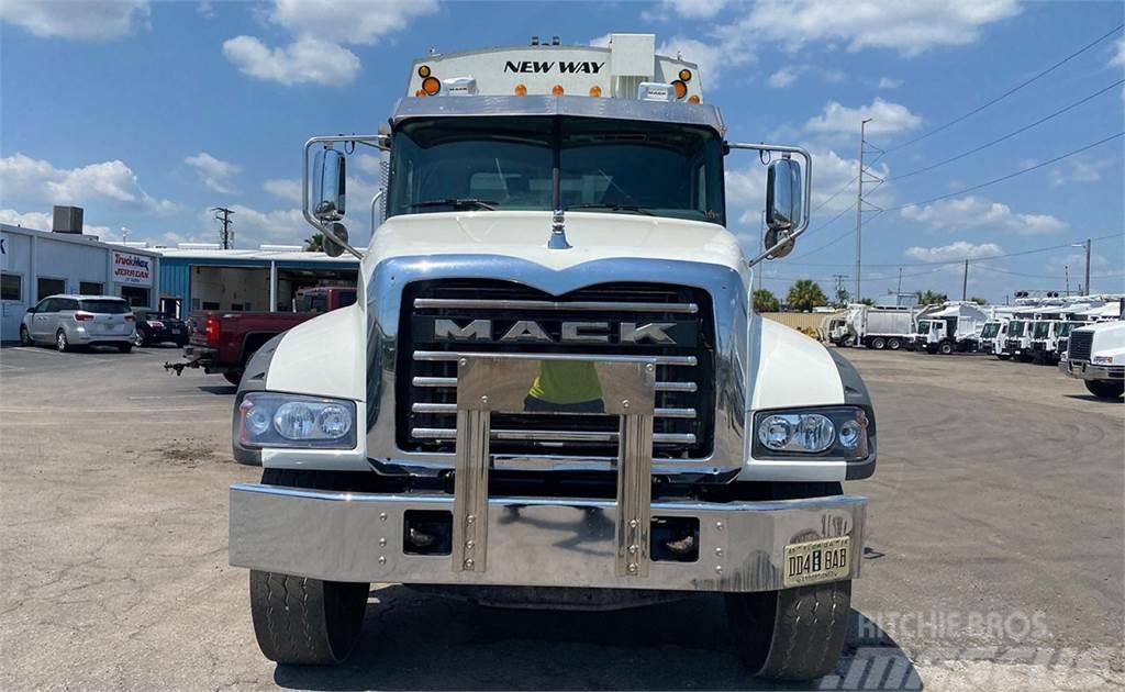 Mack GR64F Waste trucks
