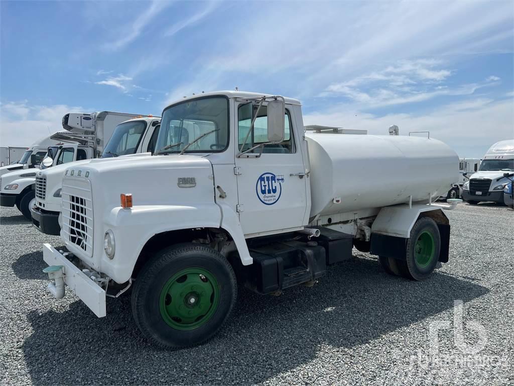 Ford 7000 Water bowser