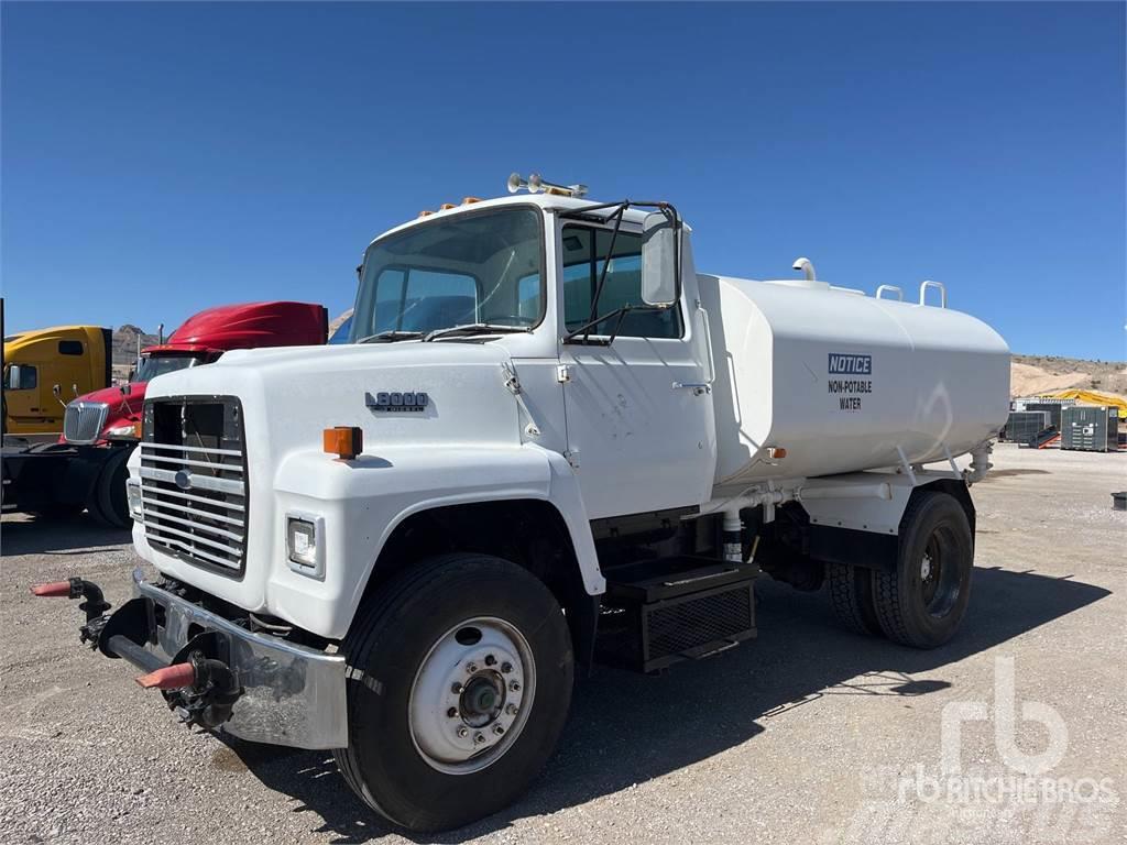 Ford L8000 Water bowser