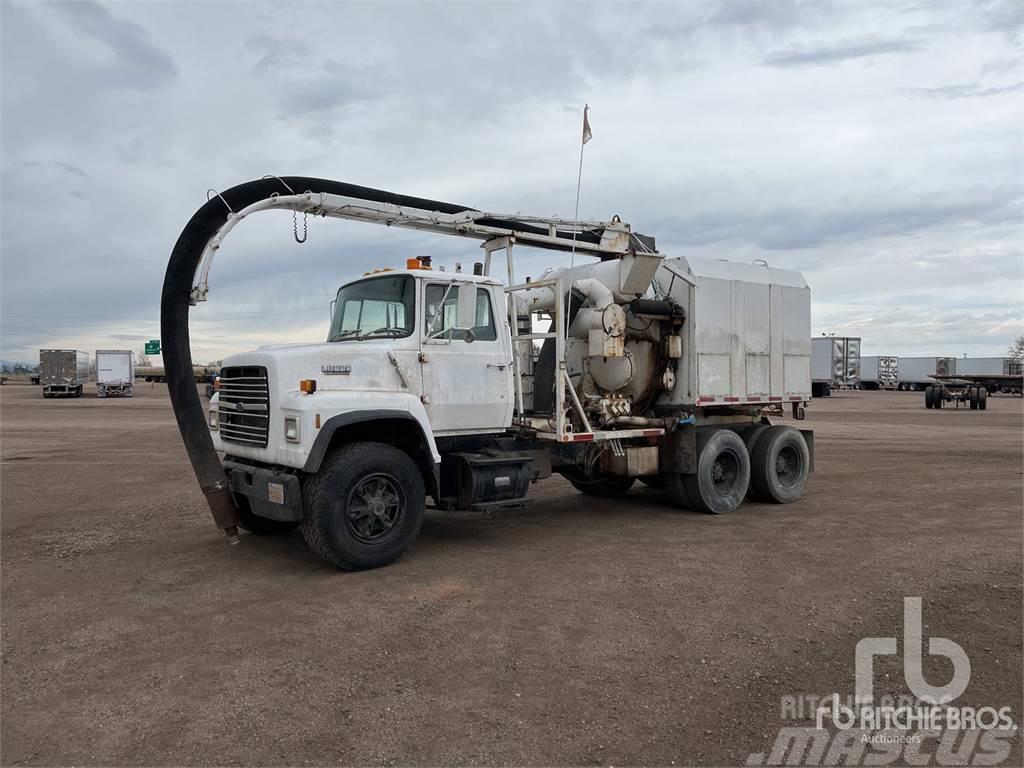 Ford L8000 Commercial vehicle