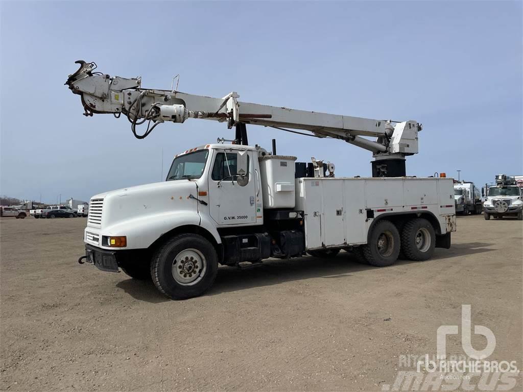 International 2674 Truck mounted drill rig