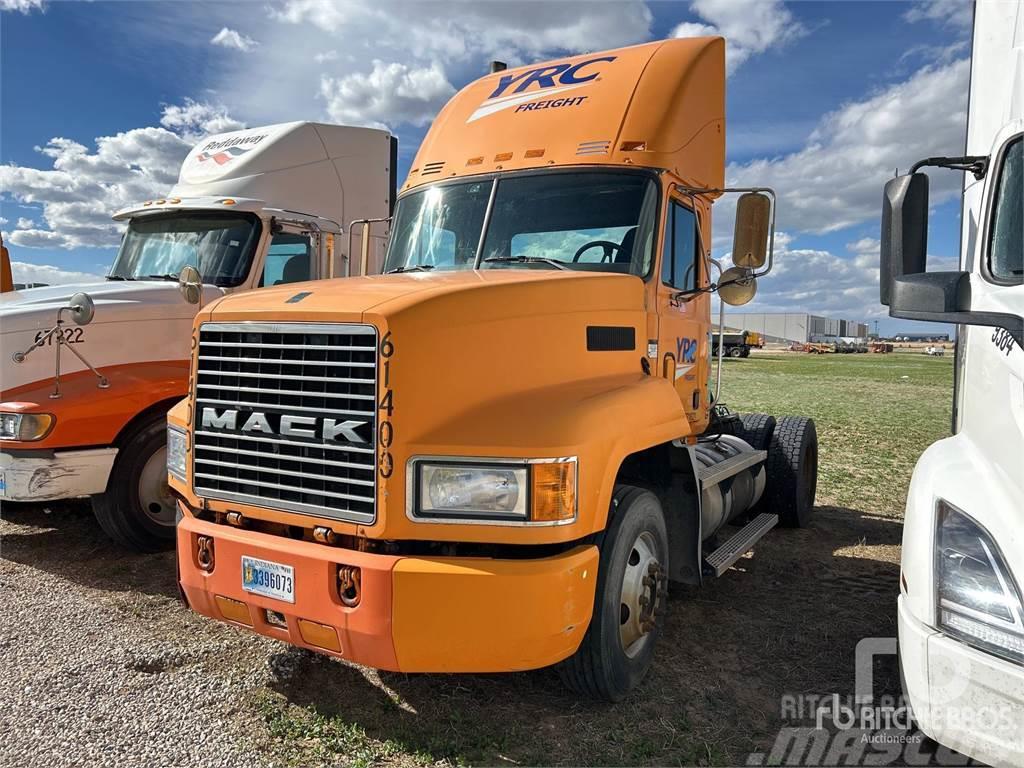 Mack CH612 Prime Movers
