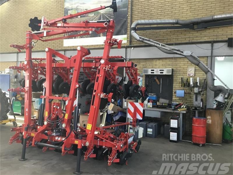 Kverneland UNICORN Ny 12 rækker maskiner på lager til omg. le Sowing machines