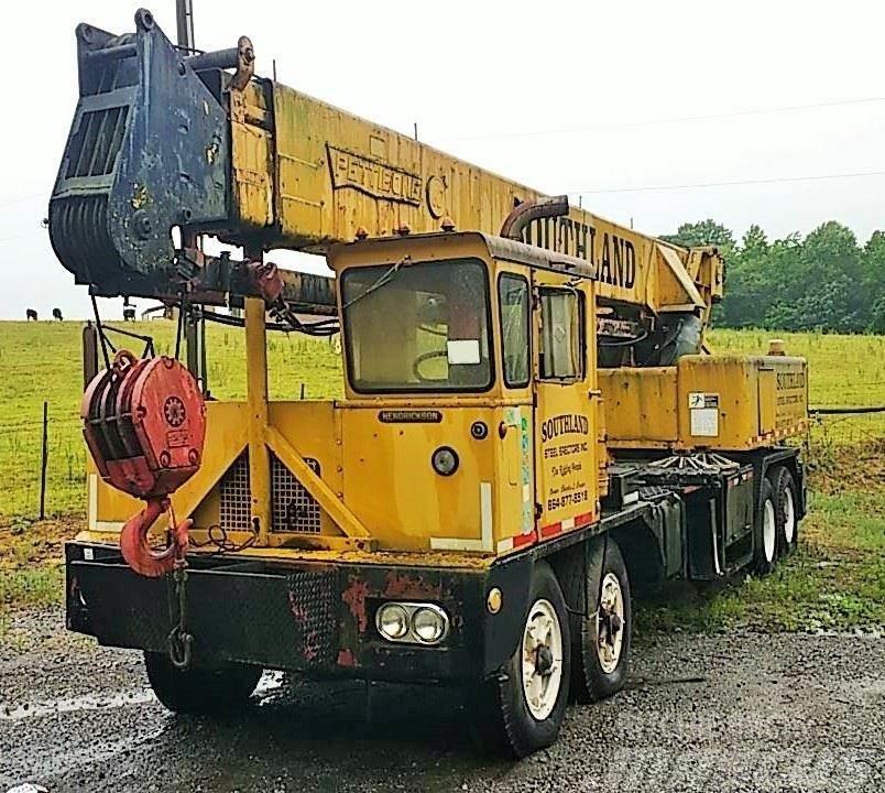 Pettibone 60TK Truck mounted cranes
