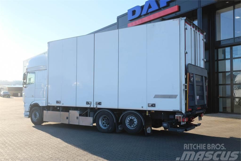 DAF XF 530 6x2*4 Skåpbil med JPGS skåp Box trucks