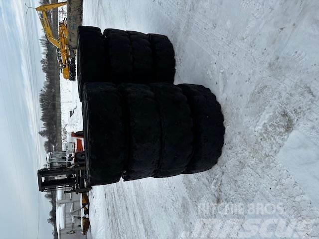 Liebherr A 934 C HD 12.00R20 KOMPLET Tyres, wheels and rims