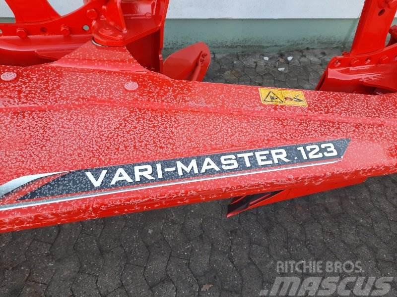 Kuhn Vari-Master 123T LPo 5-Schar Ploughs
