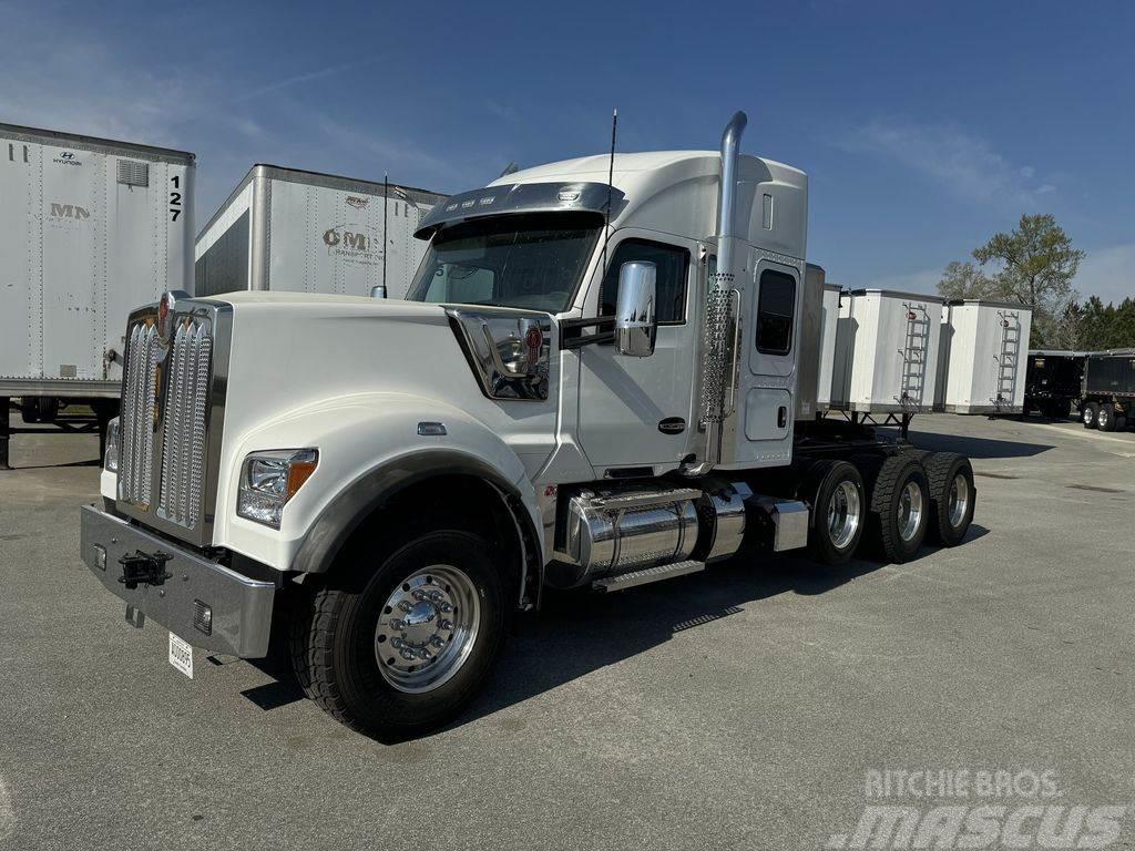 Kenworth W990 Prime Movers