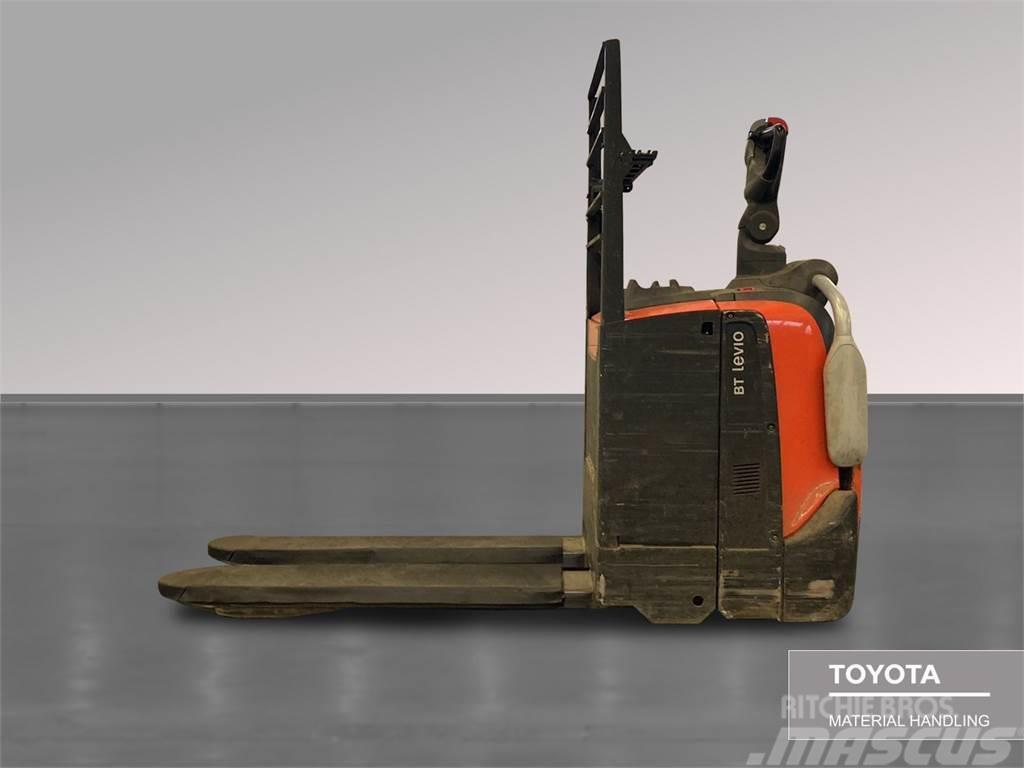 Toyota LPE200 Low lift with platform