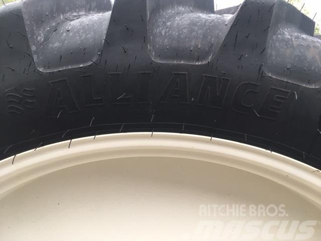 Alliance 270/95 R44 Tyres, wheels and rims