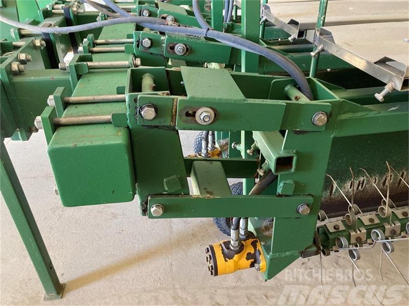  - - -  Christiaens Agro Systems - Rotorstrigle Farm machinery