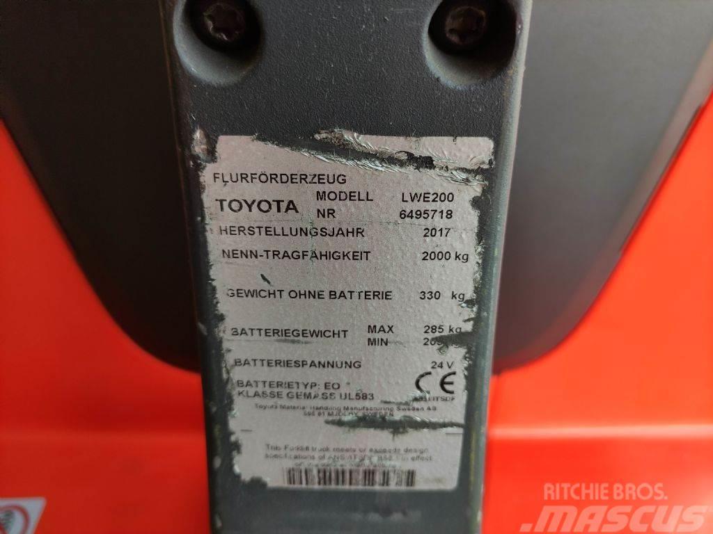 Toyota LWE200 Low lifter